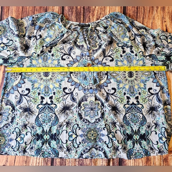 Lane Bryant Size 26/28 (4X) 3/4 Sleeve Notch Neck Tie Front Blouse Blue Geo Flor - Picture 9 of 11